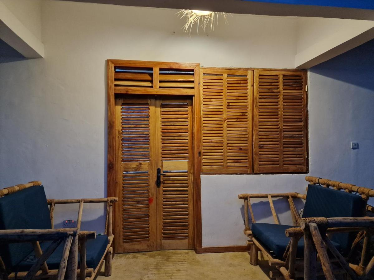 Mafia Island Bungalows Utende Экстерьер фото