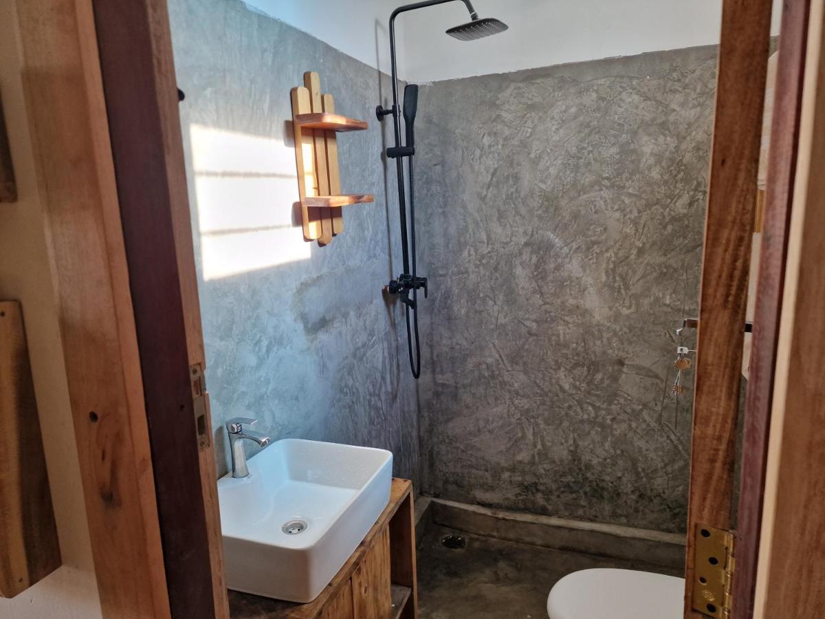 Mafia Island Bungalows Utende Экстерьер фото